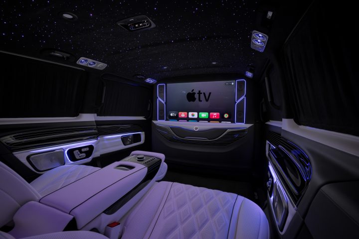 Мультимедиа в VIP-салоне автомобиля: телевизор, Apple TV, Wi-Fi и конференц-связь