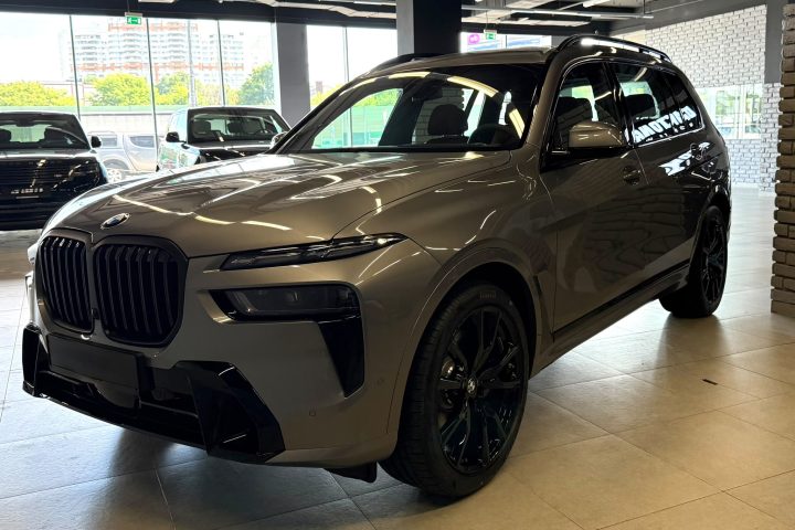 BMW X7 xDrive 40i, серый 2026 — Velart (фото 1)