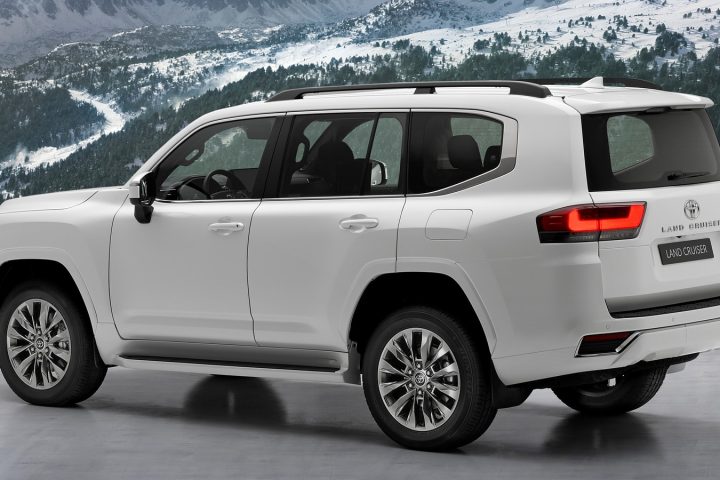 Toyota Land Cruiser 300 — автомобиль под заказ из Японии