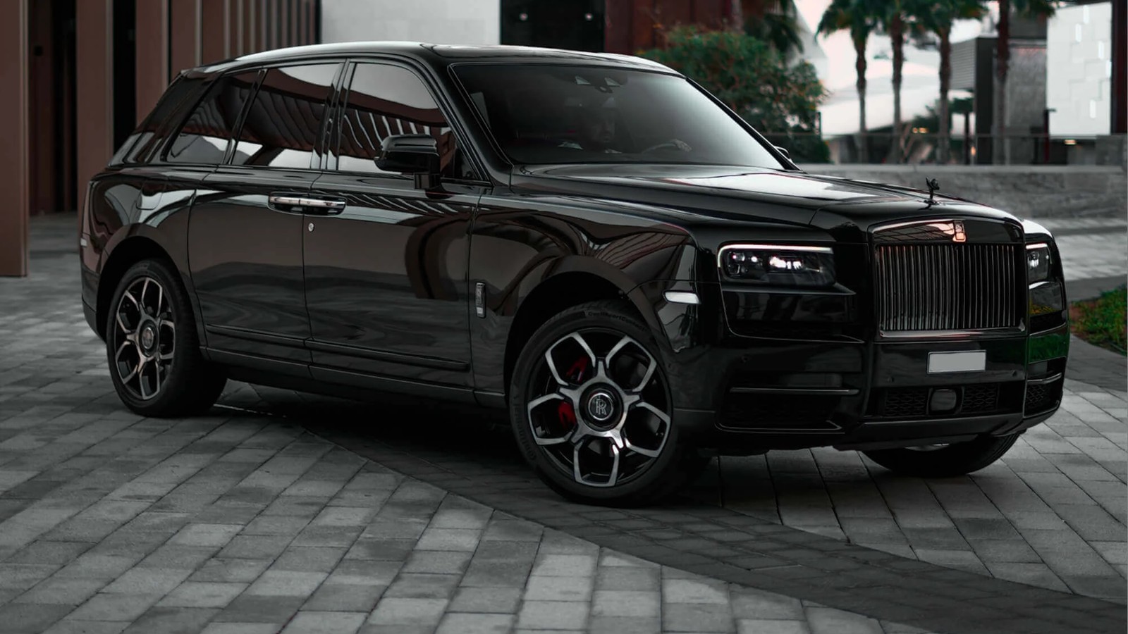 Rolls-Royce Cullinan — автомобиль под заказ из ОАЭ