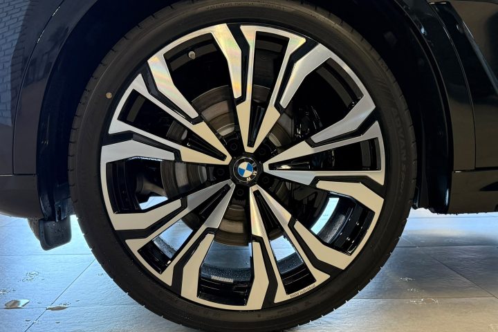 BMW X7 xDrive 40i, черный 2026 — Velart (фото 8)