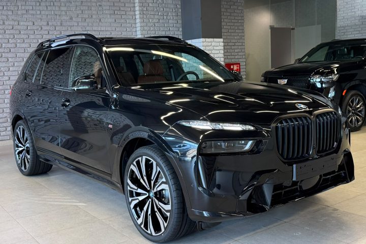 BMW X7 xDrive 40i, черный 2026 — Velart (фото 6)